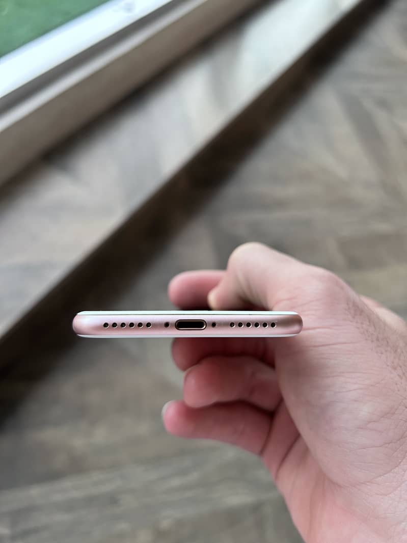 Apple iPhone 7 4
