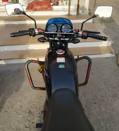 Suzuki GS 150 2024