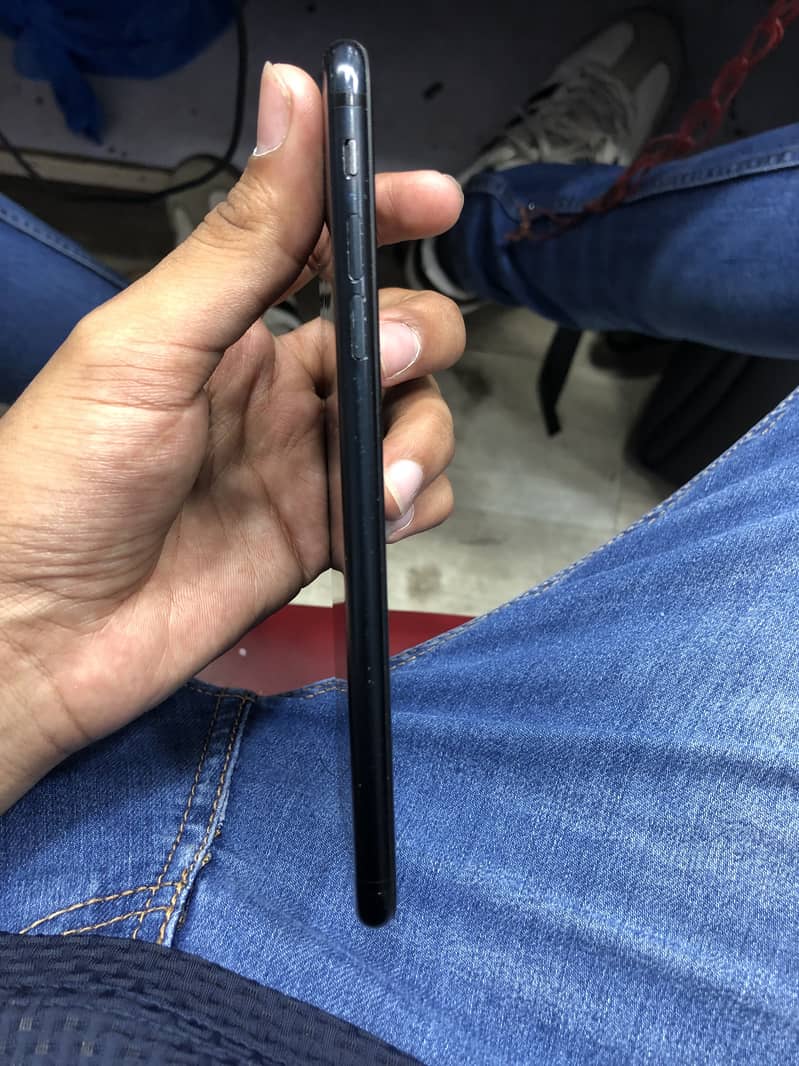 Apple iPhone 7 Plus 1