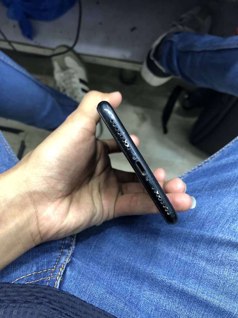 Apple iPhone 7 Plus 2