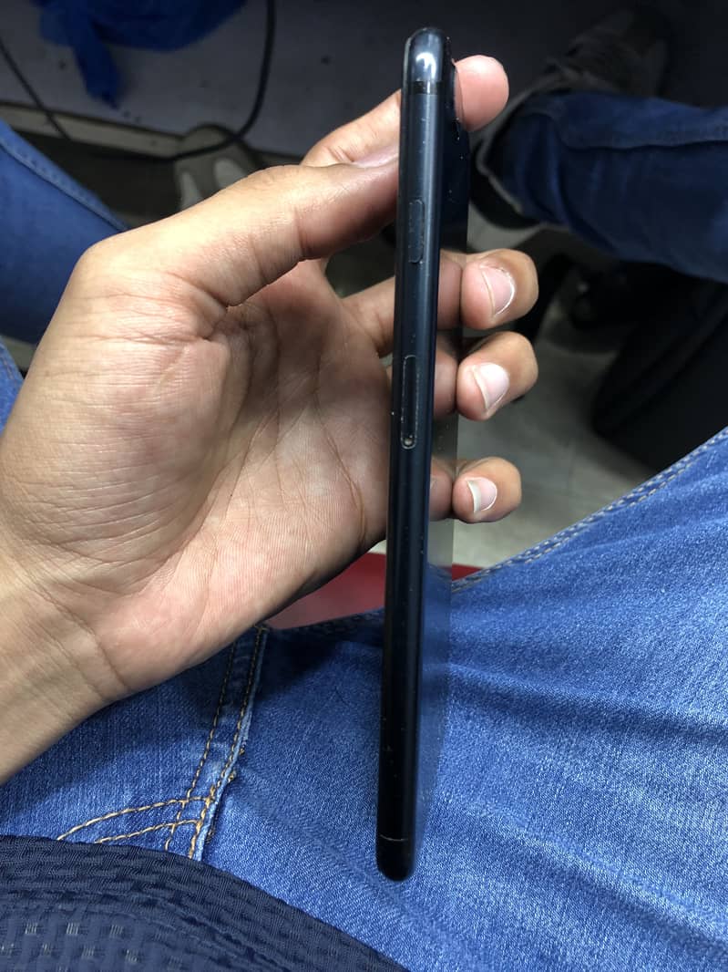 Apple iPhone 7 Plus 3