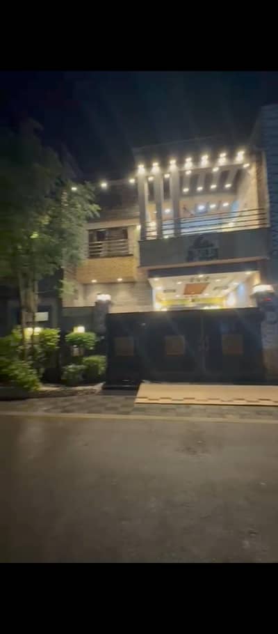 7 marla double story with all saman and 8kv solar for sale