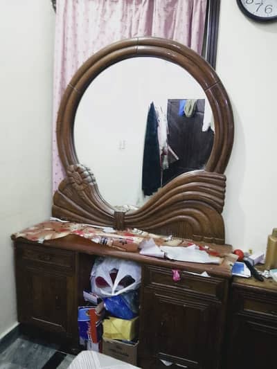 Dressing table for sale