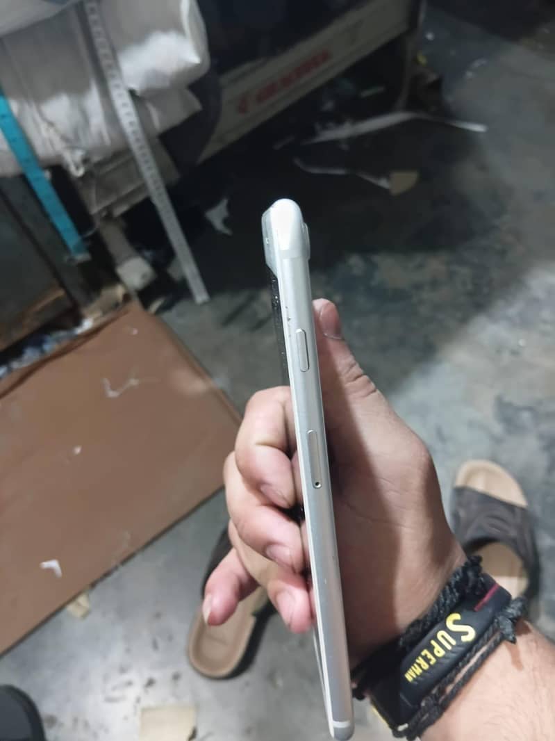 Apple iPhone 8 Plus 1