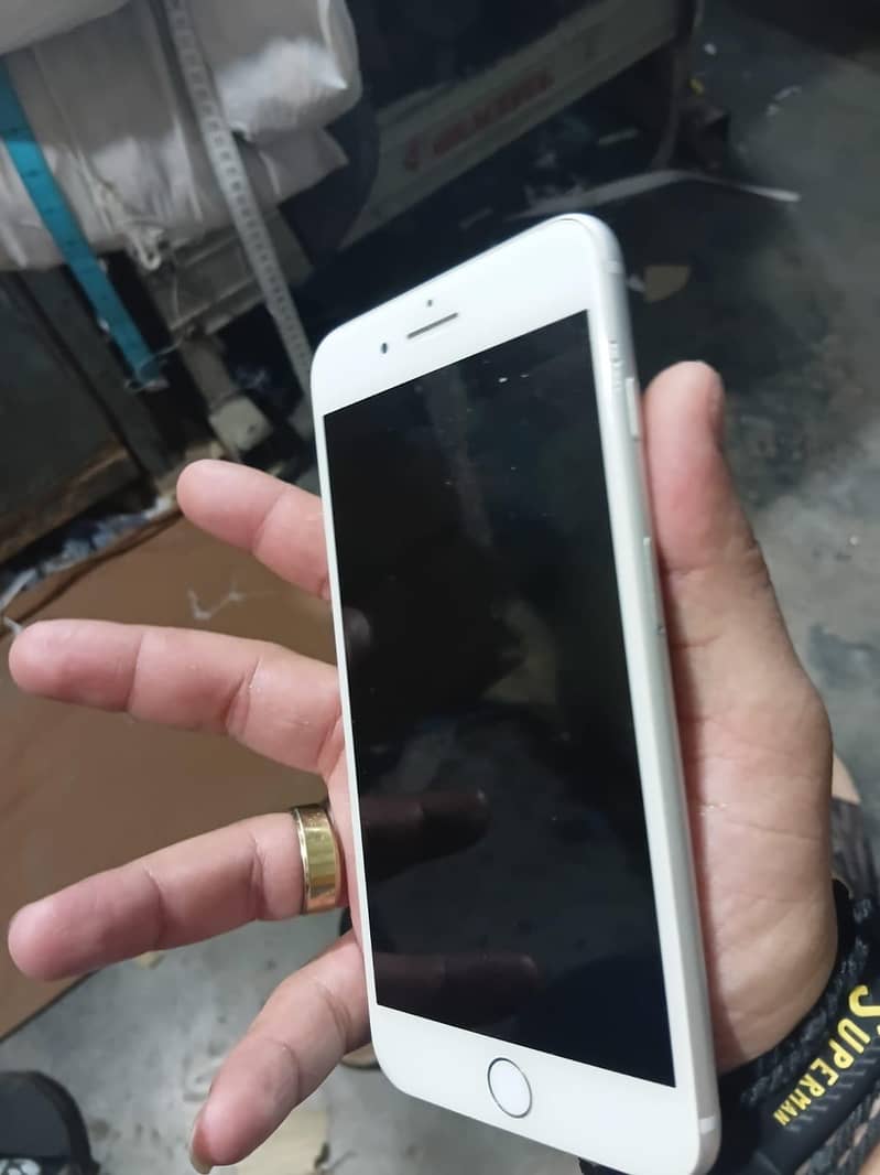 Apple iPhone 8 Plus 2