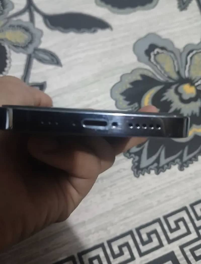 Apple iPhone X 3