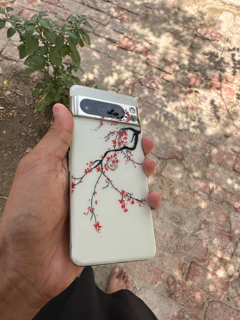 Google pixel 8 pro 1