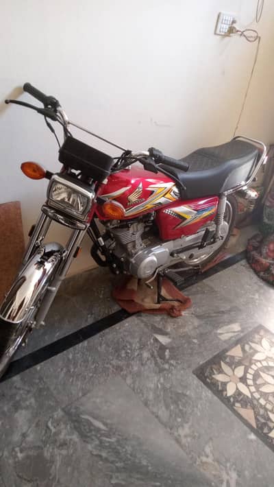 Honda 125 condition 10/10 used only 1000 km