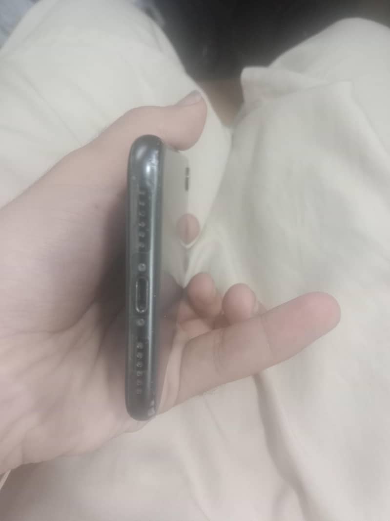 Apple iPhone X 3