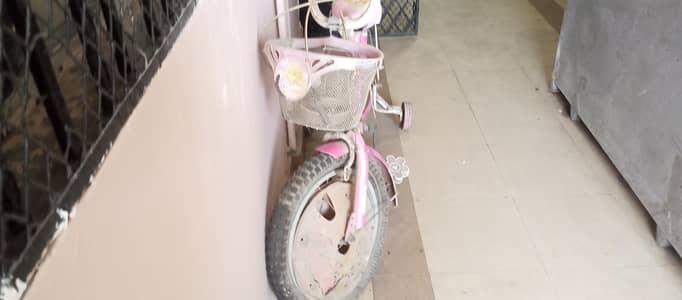girls cycle