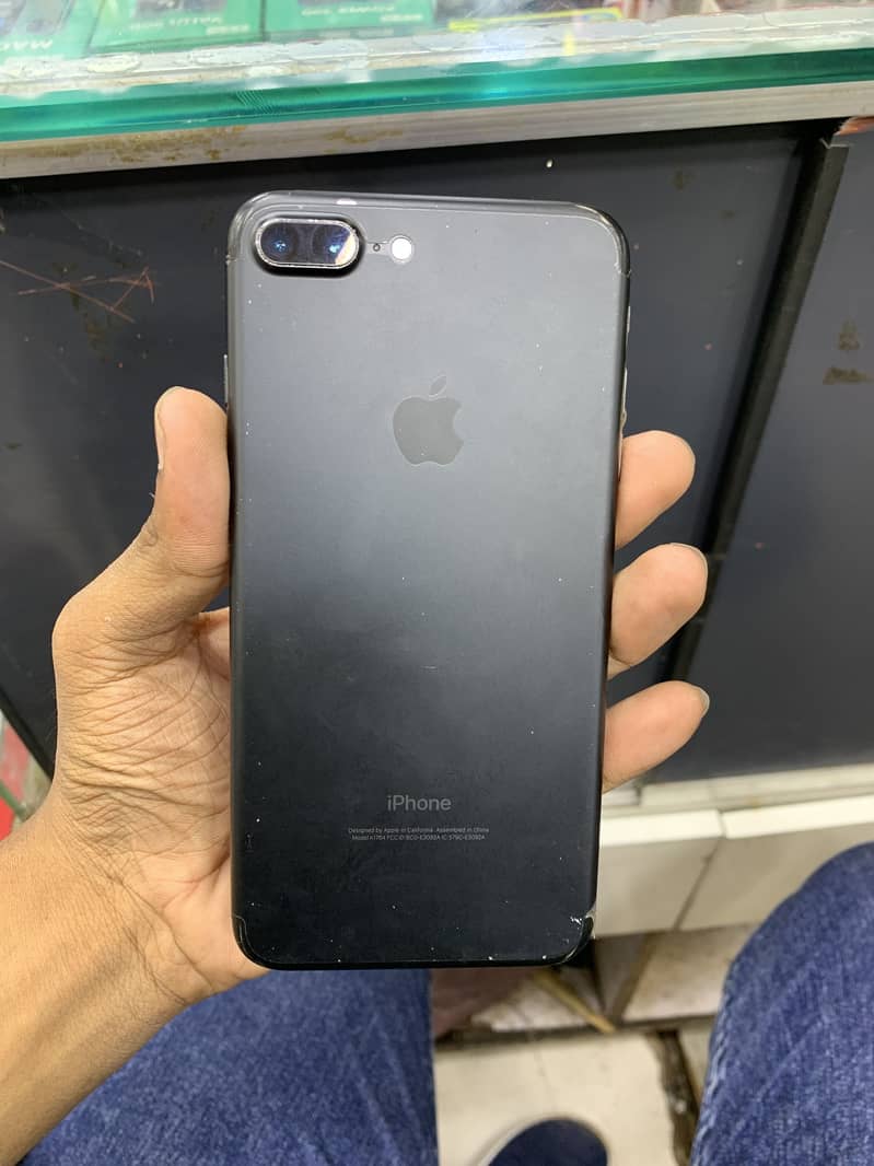 Apple iPhone 7 Plus 1