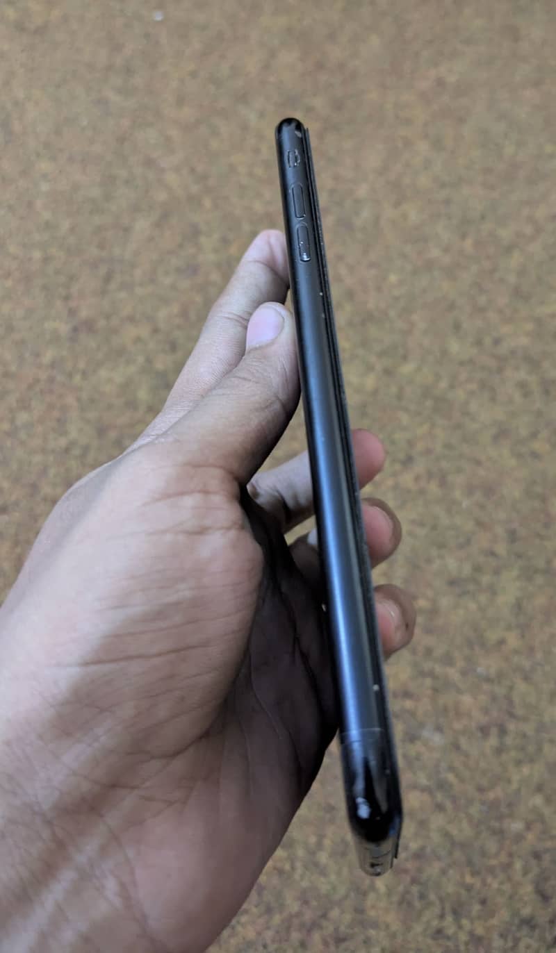 Apple iPhone 7 Plus 1