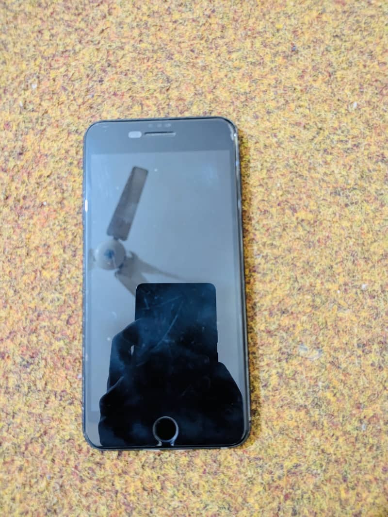 Apple iPhone 7 Plus 6