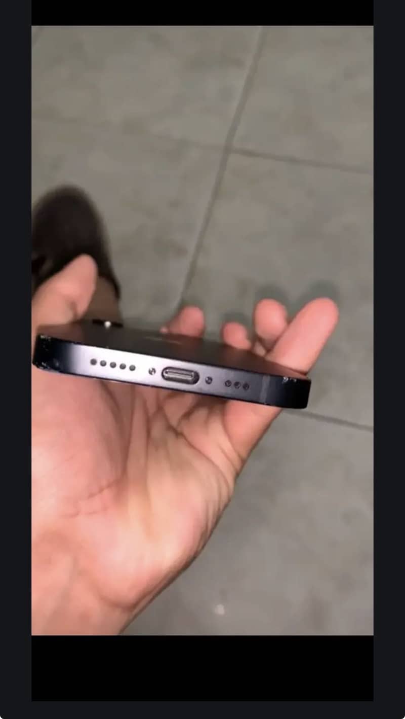 Iphone 16E 3