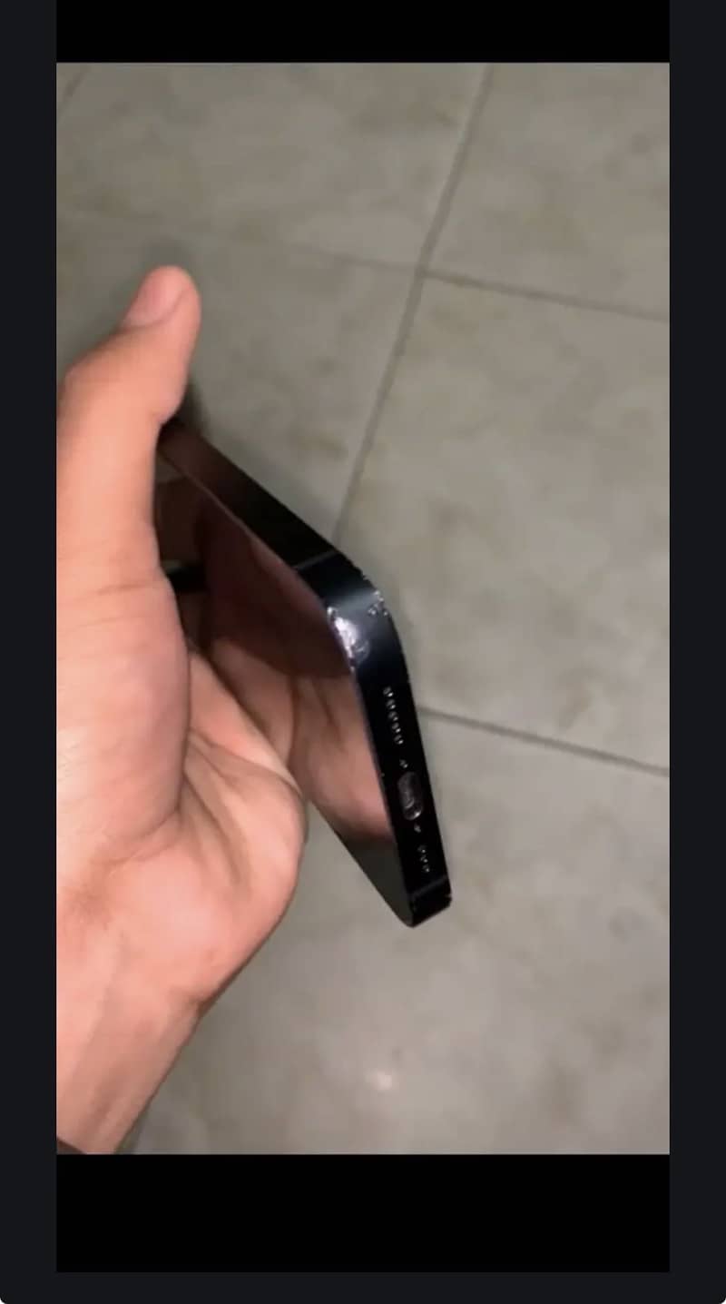 Iphone 16E 6