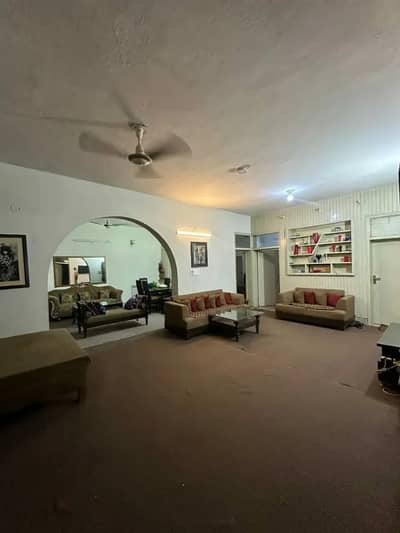 1 Kanal Upper Portion Is Available For Rent For Silent Office In Model Town Extension 60-Ft Road.