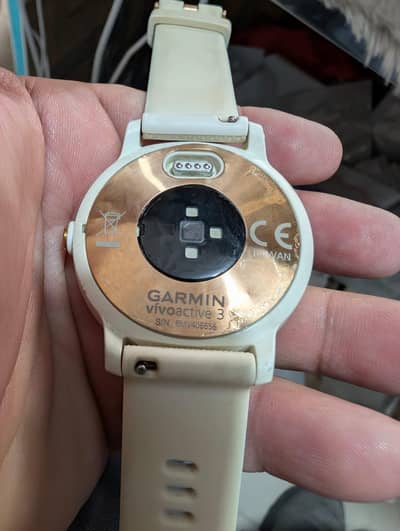 Garmin Vivoactive 3 (White/Gold)