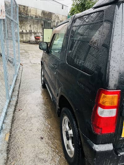 Mitsubishi Pajero Mini duke