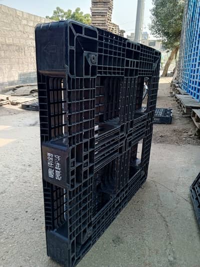 Plastic Pallets | Industrial Pallets | Wooden Pallets | Iron Pallets