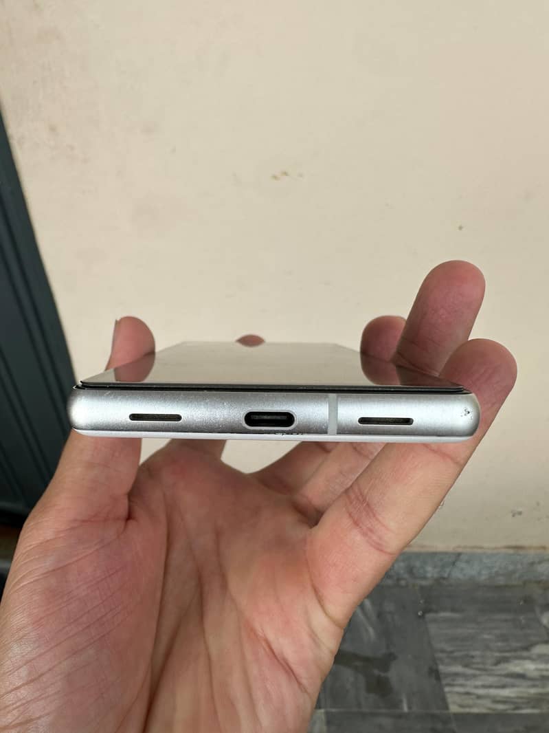 Google Pixel 7a 2