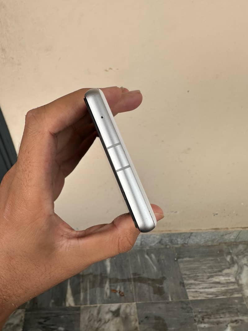 Google Pixel 7a 3