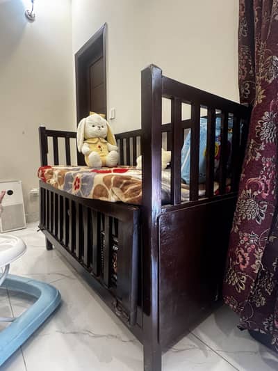 Baby cot with 1 baby mattress of diamond foam- like new (never used)