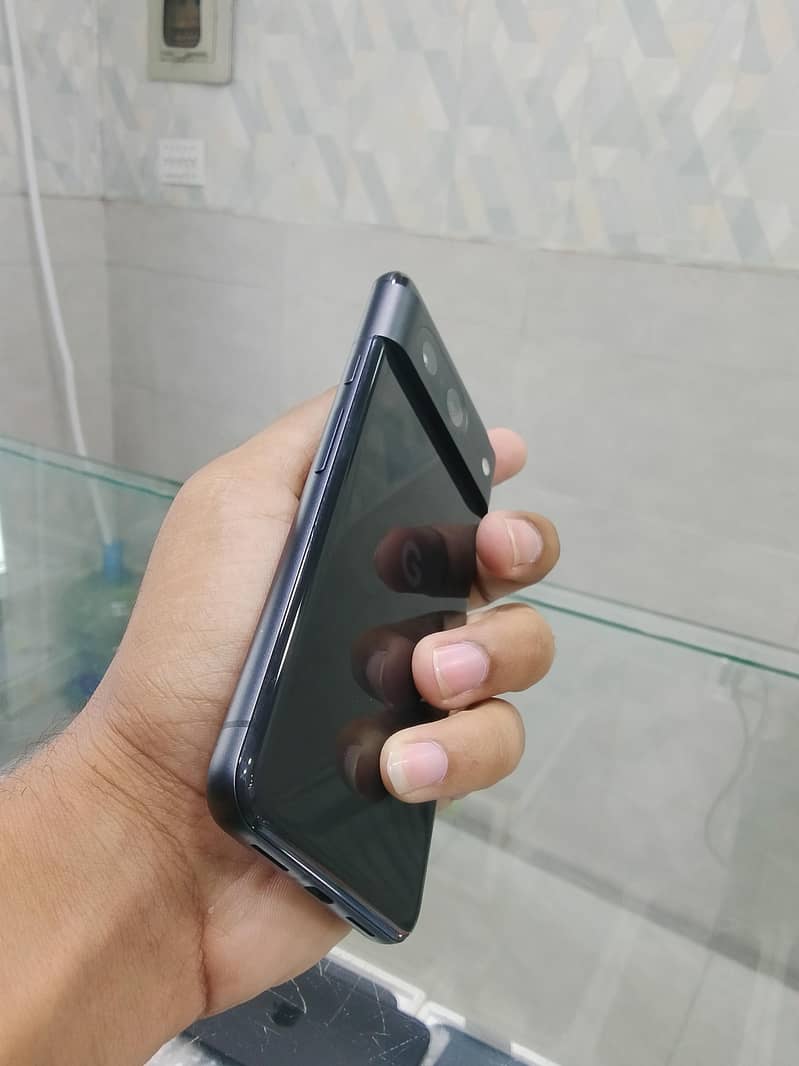 Google Pixel 8a 1