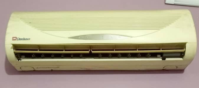 Dawlance 1 ton split  ac  working American  gas installed