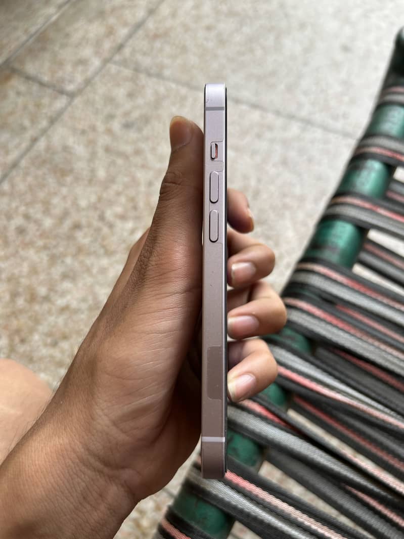 iPhone 14 4