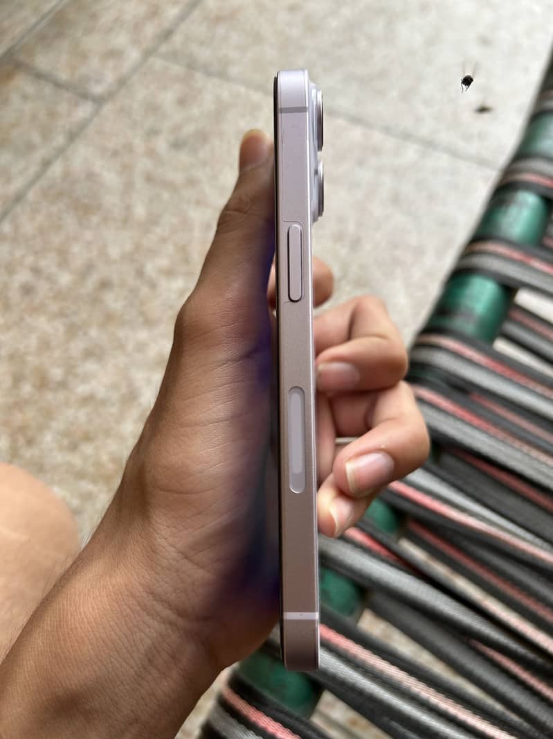 iPhone 14 5