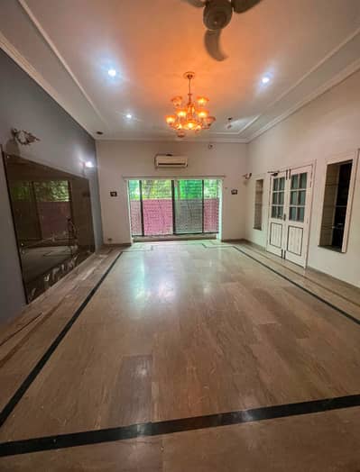 ONE KANAL HOUSE FOR RENT