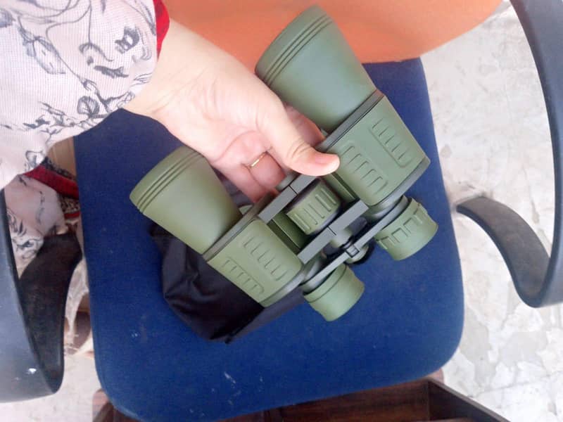binocular 4