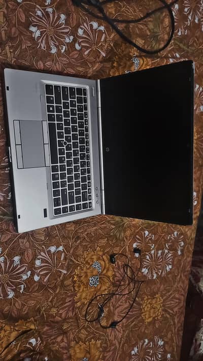 chez apky samny hai