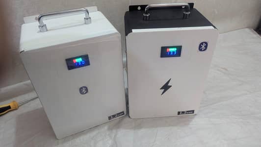 lithium batteries available hen