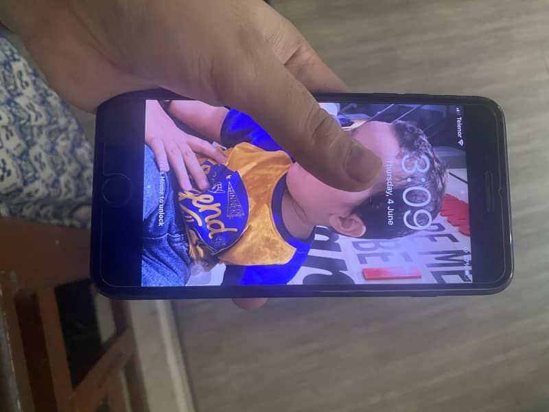 Apple iPhone 7 Plus 0