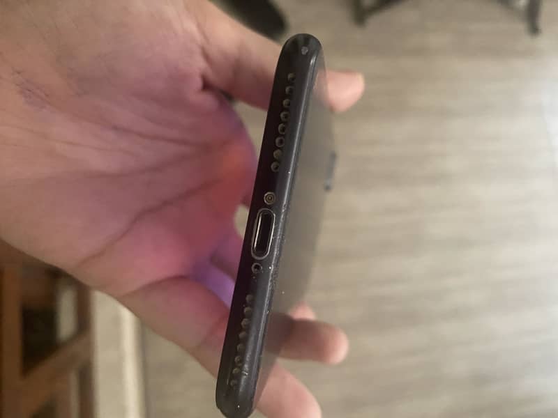 Apple iPhone 7 Plus 2