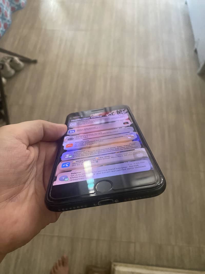 Apple iPhone 7 Plus 3