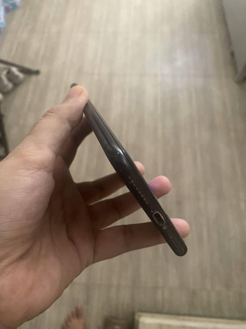 Apple iPhone 7 Plus 5