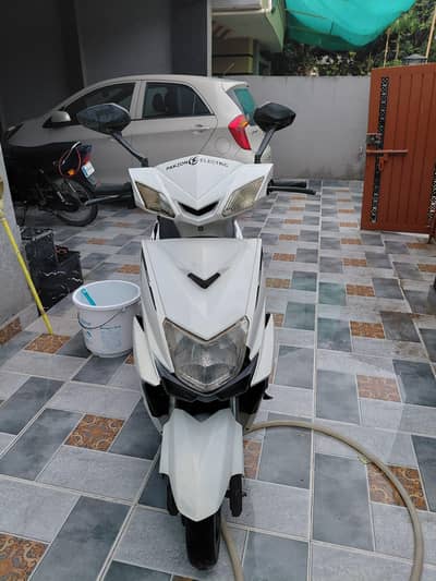 Pakzone PE Scooty D