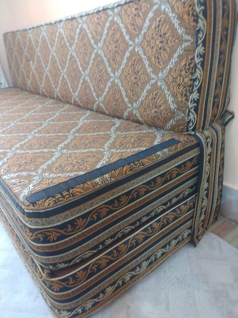 sofa cume bed 0