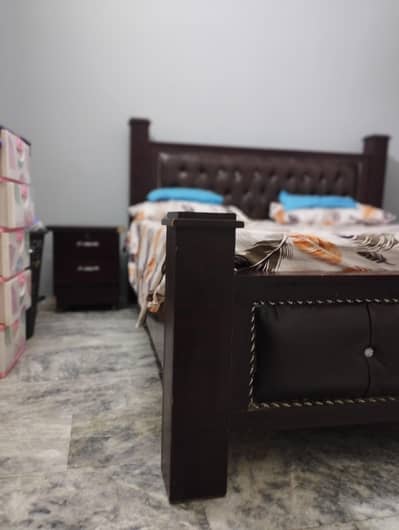 sheet bed with fresh condition use without mattress