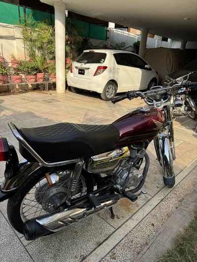 I am selling honda cg 125