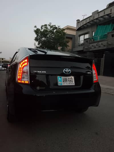 TOYOTA PRIUS 2014