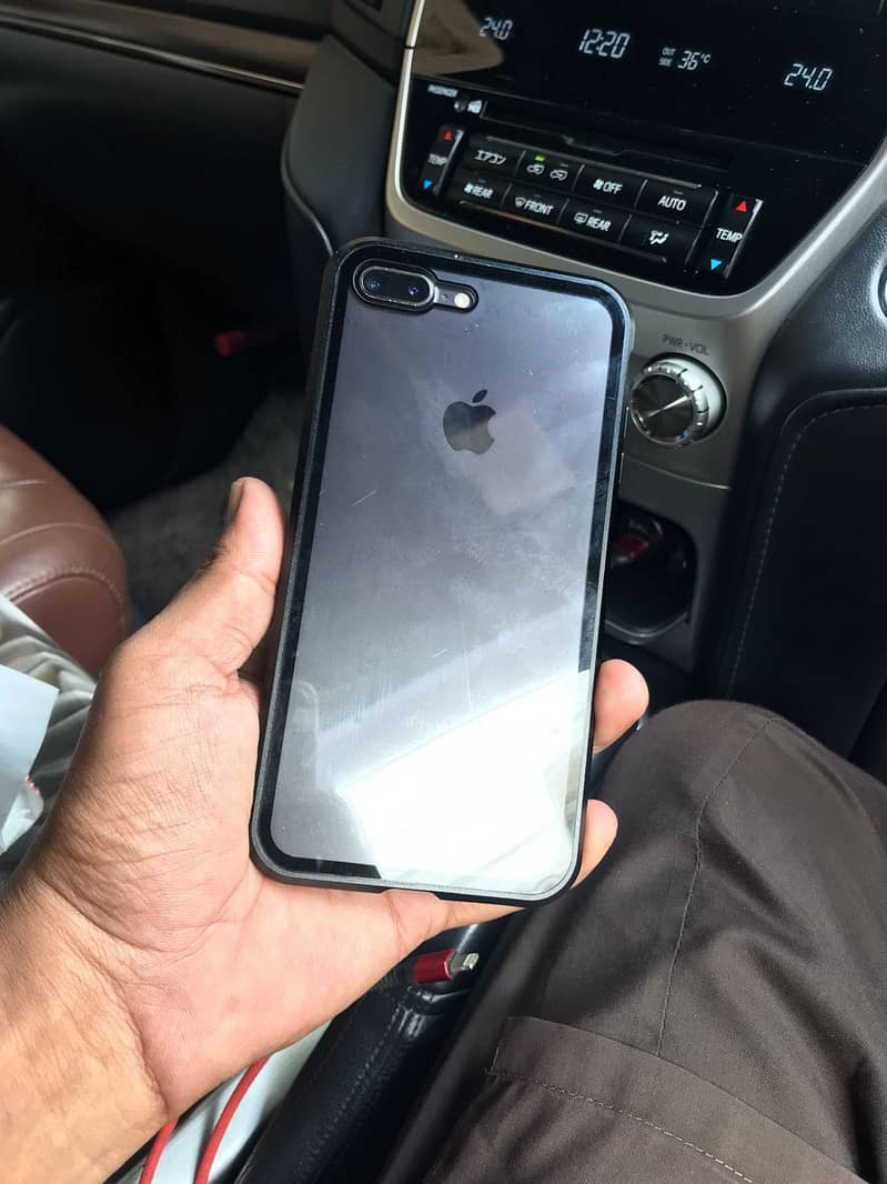 Apple iPhone 7 Plus 1