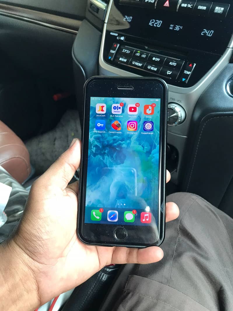 Apple iPhone 7 Plus 2