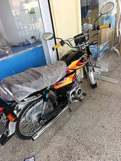 New Honda 70 Black 2025/26 Model