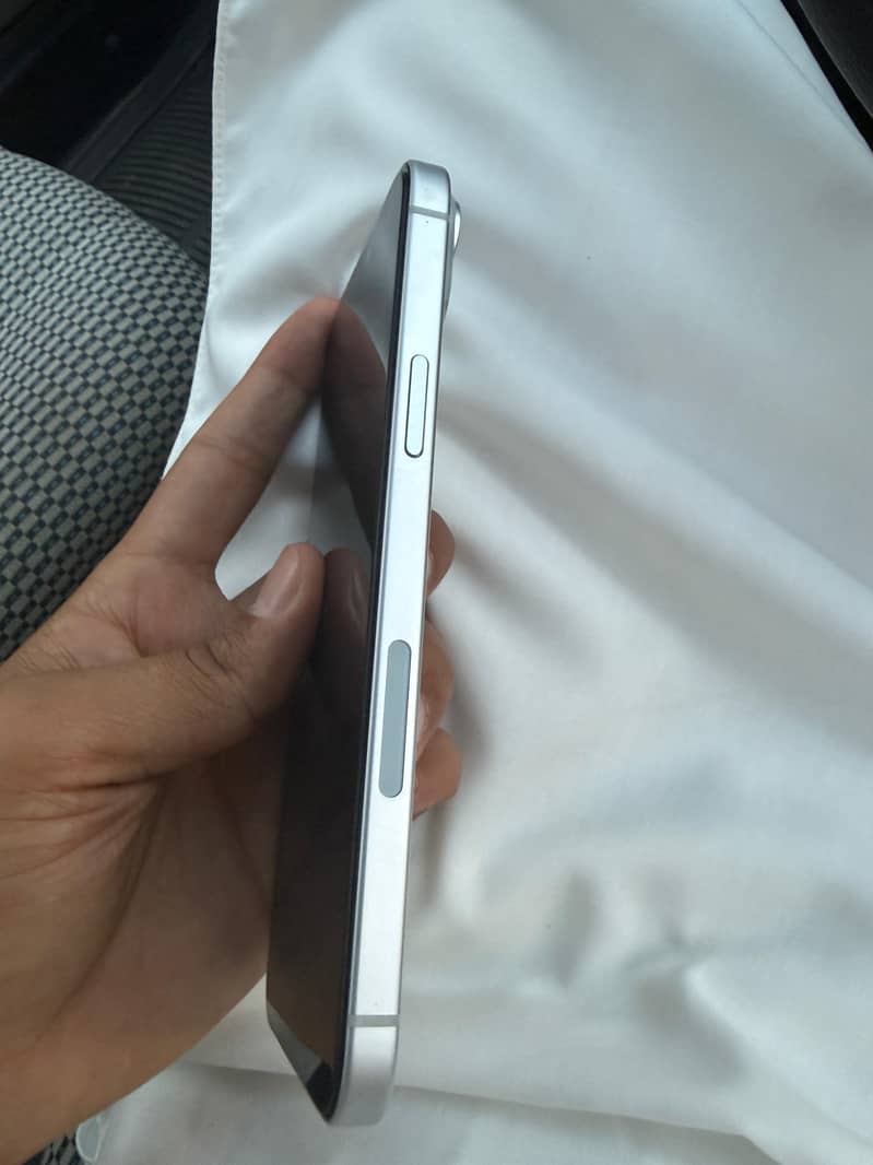 Apple iPhone 15 plus 2
