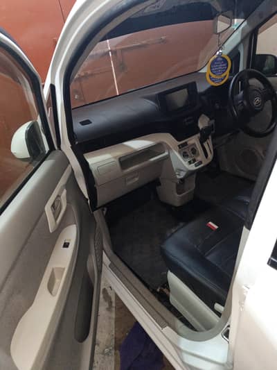 Daihatsu Move 2015
