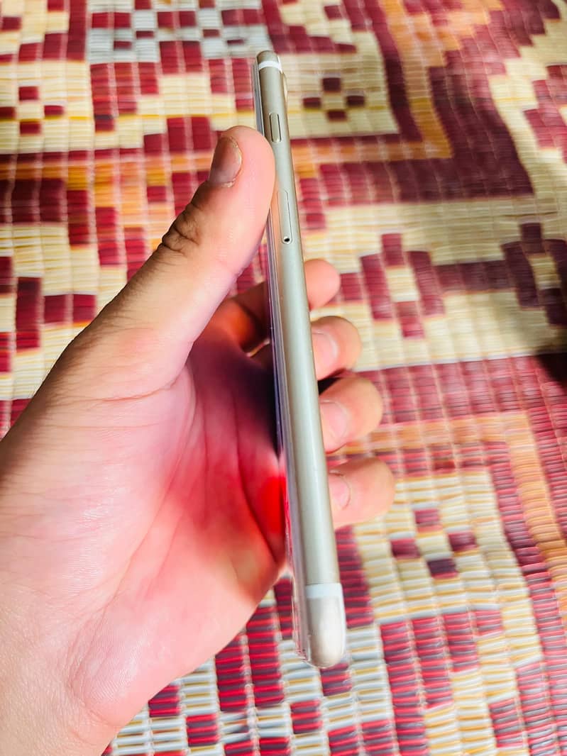 Apple iPhone 7 Plus 2