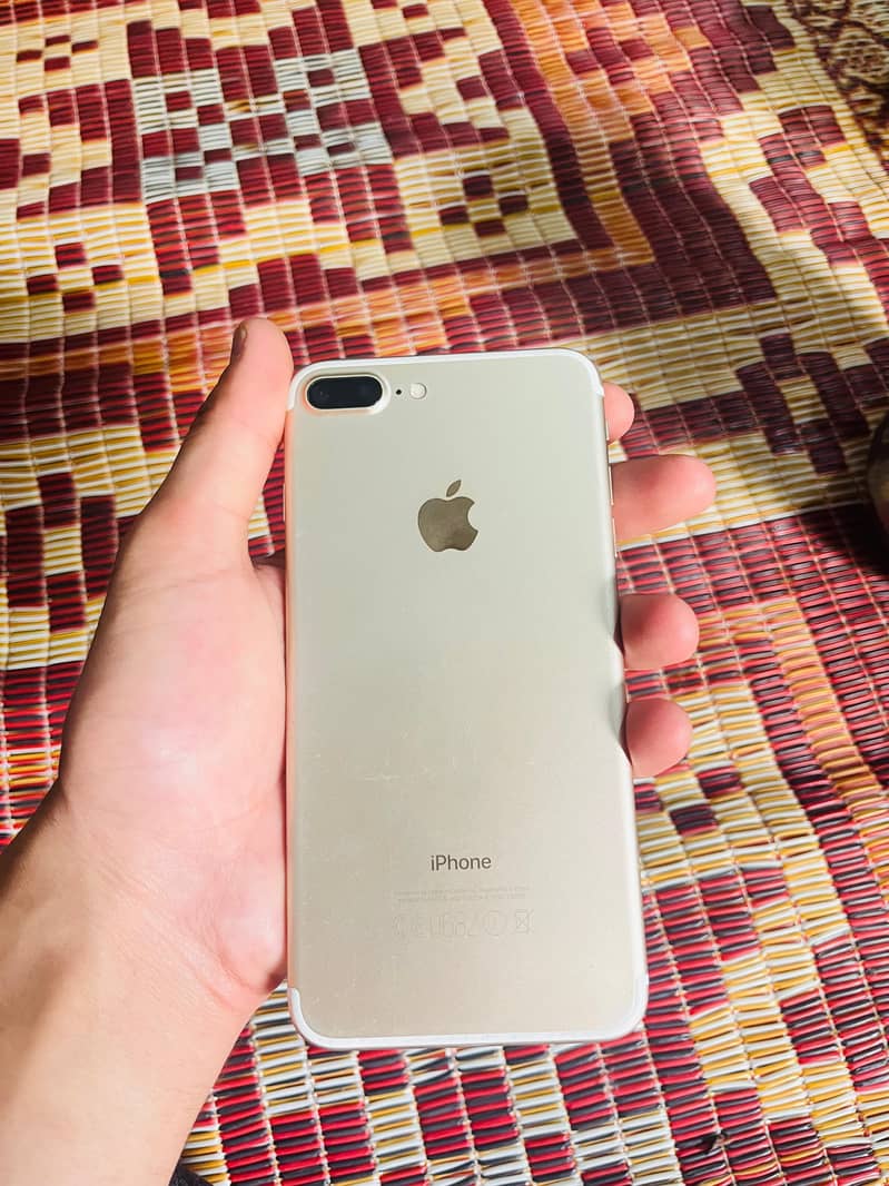 Apple iPhone 7 Plus 4